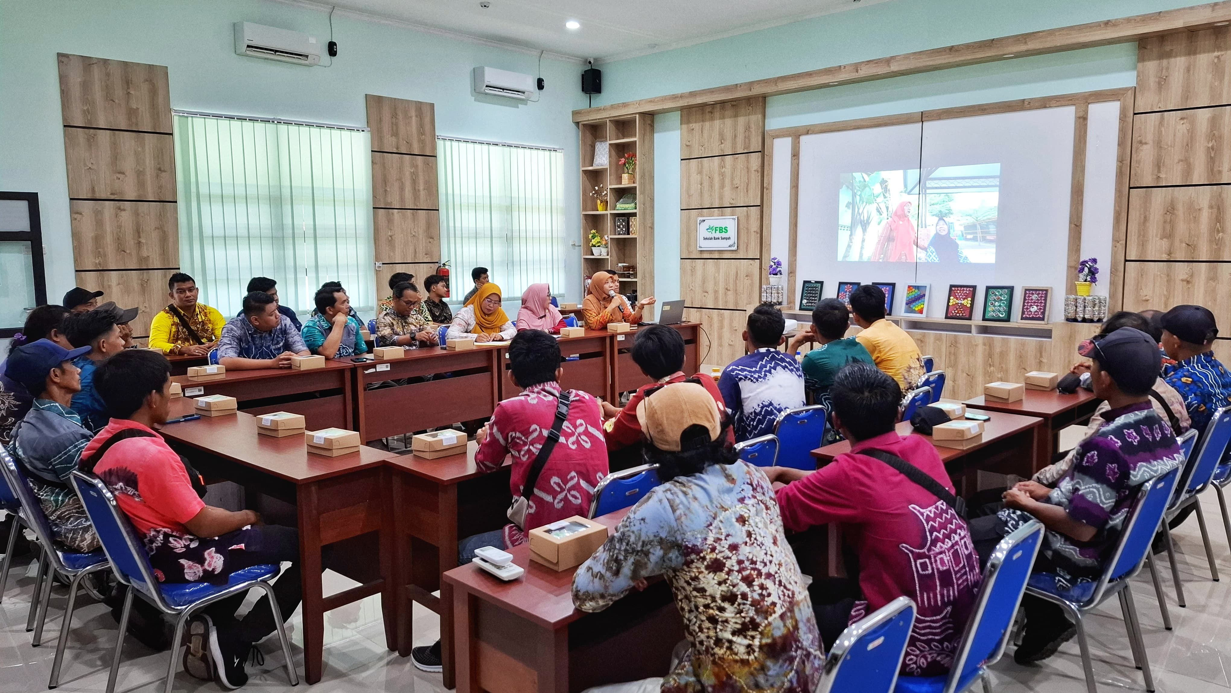 Kunjungan Kerja Dinas Perumahan Rakyat, Kawasan Permukiman dan Lingkungan Hidup Kabupaten Tanah Laut Kalimantan Selatan