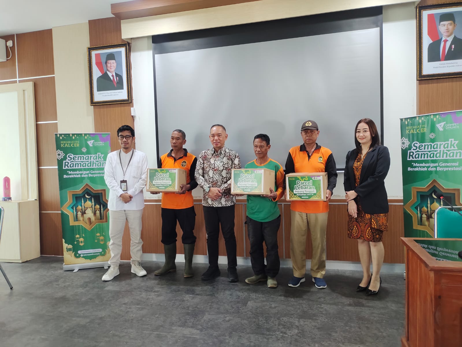 Dompet Dhuafa berkolaborasi dengan My Dervia berbagi bingkisan lebaran untuk Tenaga Teknis Lapangan Dinas Lingkungan Hidup Kota Yogyakarta